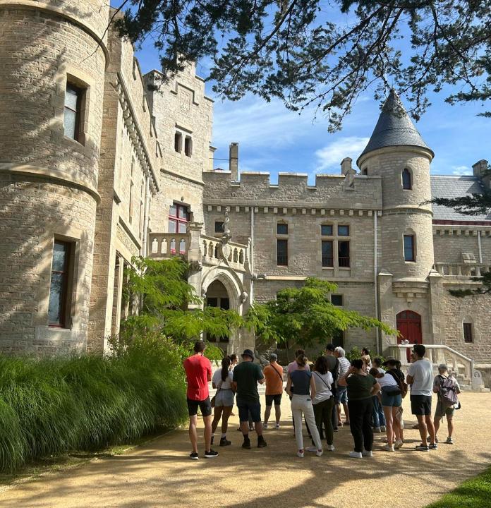Visita guiada Prestige del Castillo de Abbadia con la cocina restaurada